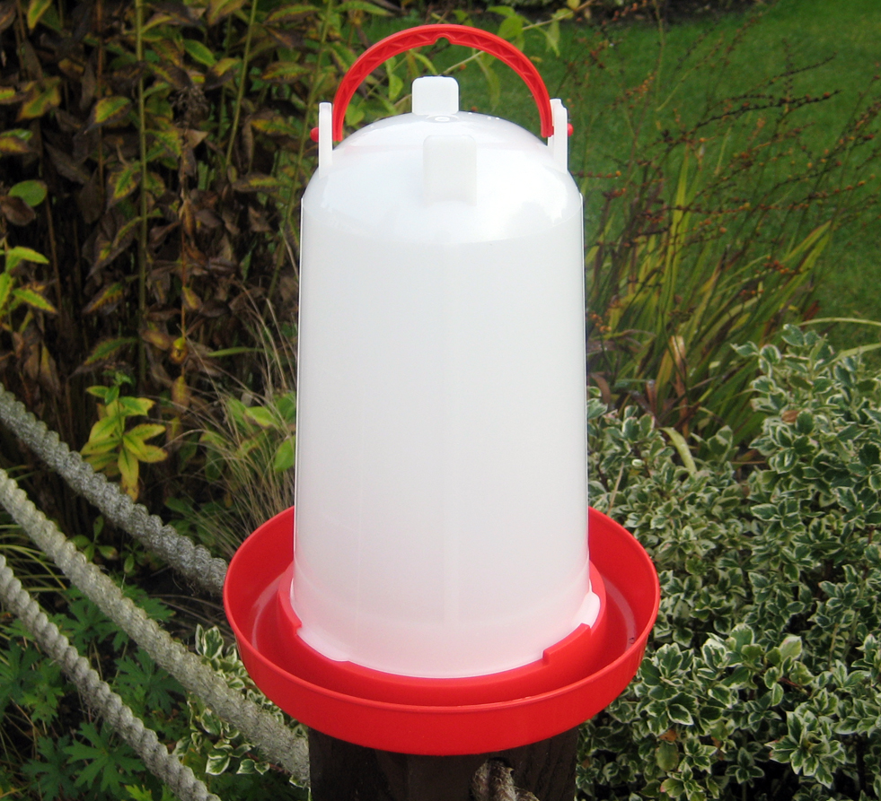 3 litre plastic drinker for chickens